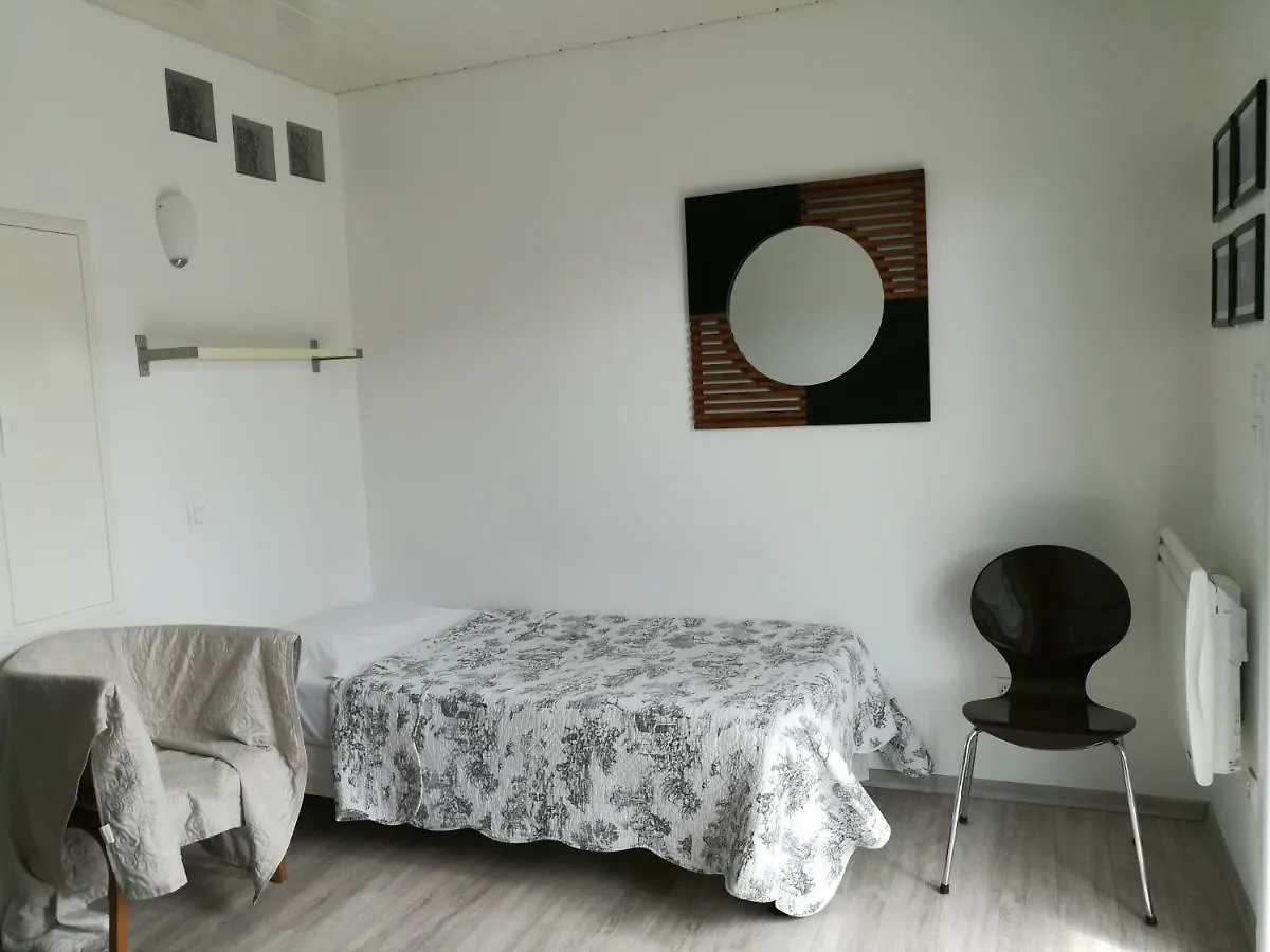 Appartement Au Calme Saint-Maurice-de-Gourdans 0*,  France
